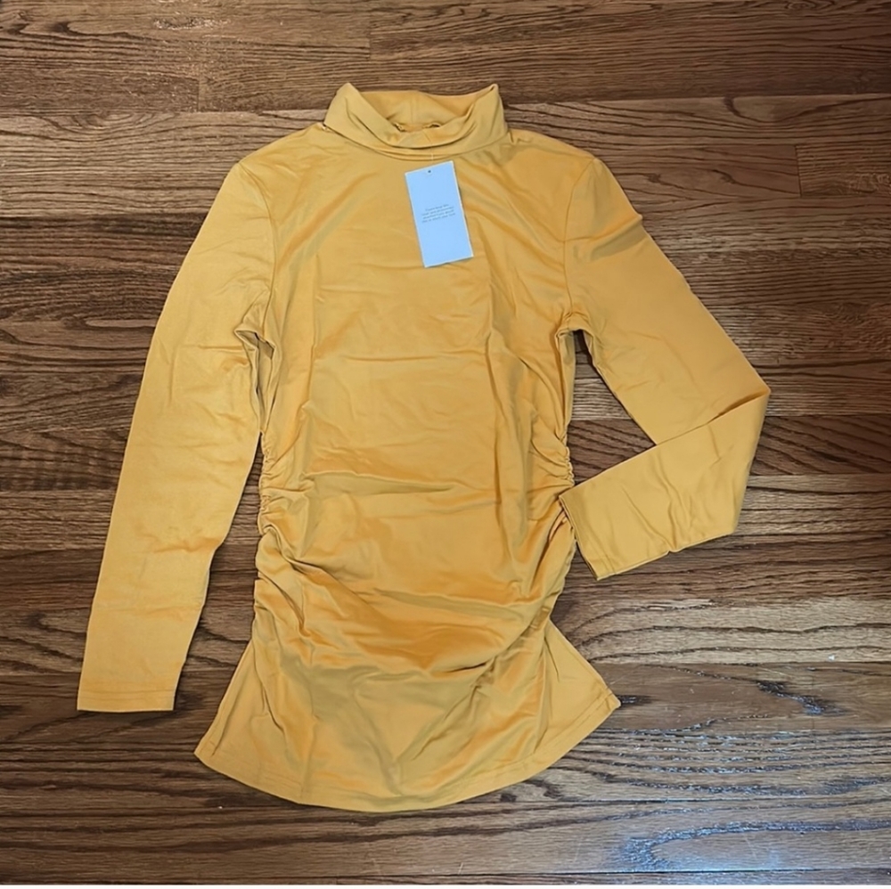 NWT RUTCHED TURTLENECK